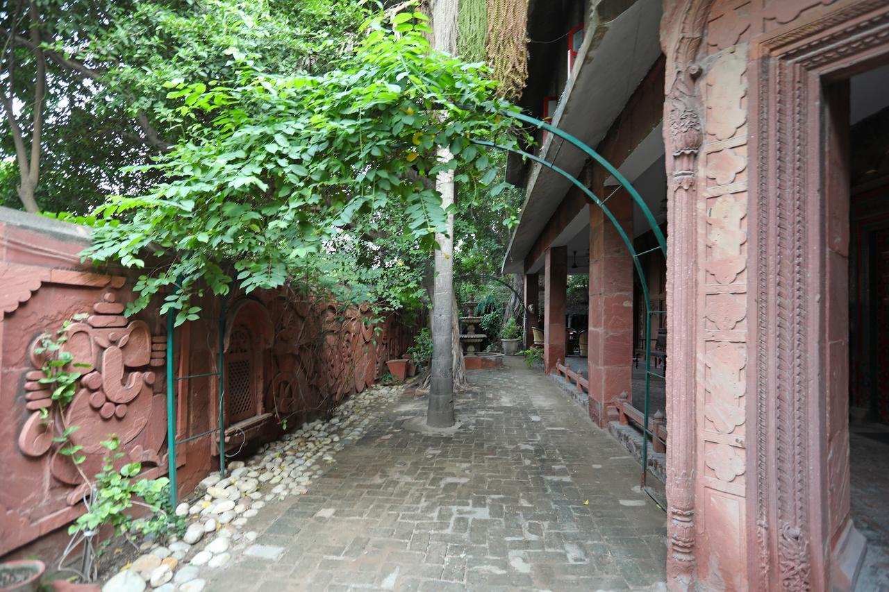 Oyo 1427 Hotel Malhar Haveli Noida Exterior photo