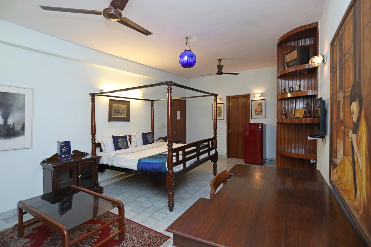 Oyo 1427 Hotel Malhar Haveli Noida Exterior photo